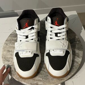 Jordan Jumpman Jack TR
Travis Scott Sail